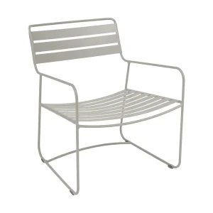 SURPRISING_FAUTEUIL_BAS_GRIS_ARGILE_SKU_1217A5.jpgv1776450017 Fermob Surprising Low loungestoel Clay grey